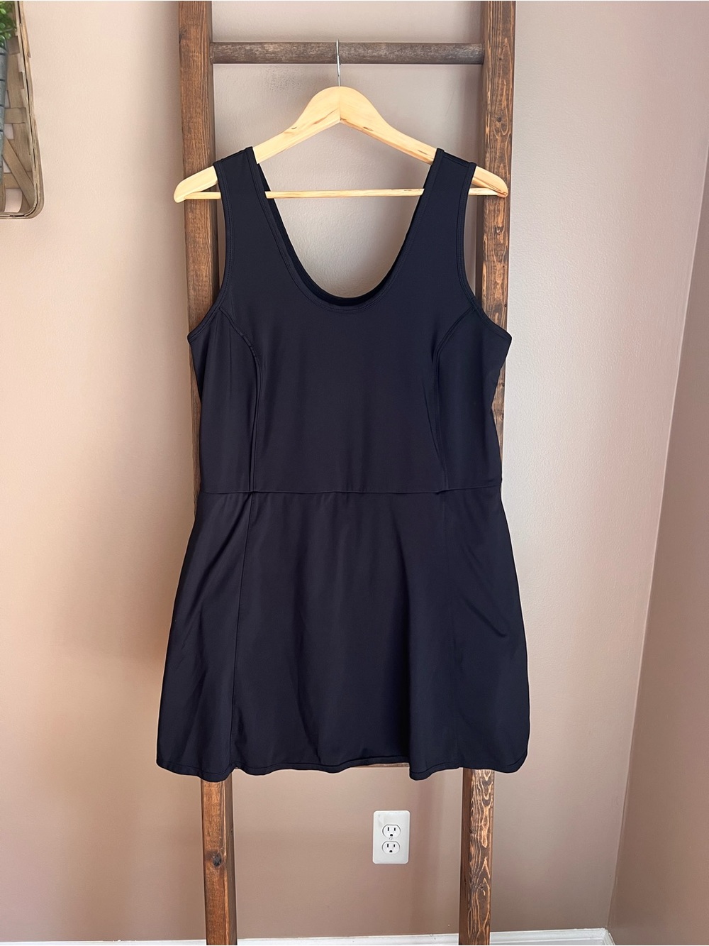 Black Sleeveless Women's Tennis Dress